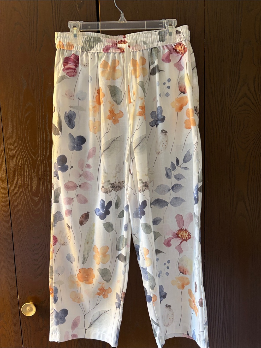 Shall We White Floral Print Elastic Waist Pants. Wide legs. Size L NWOT